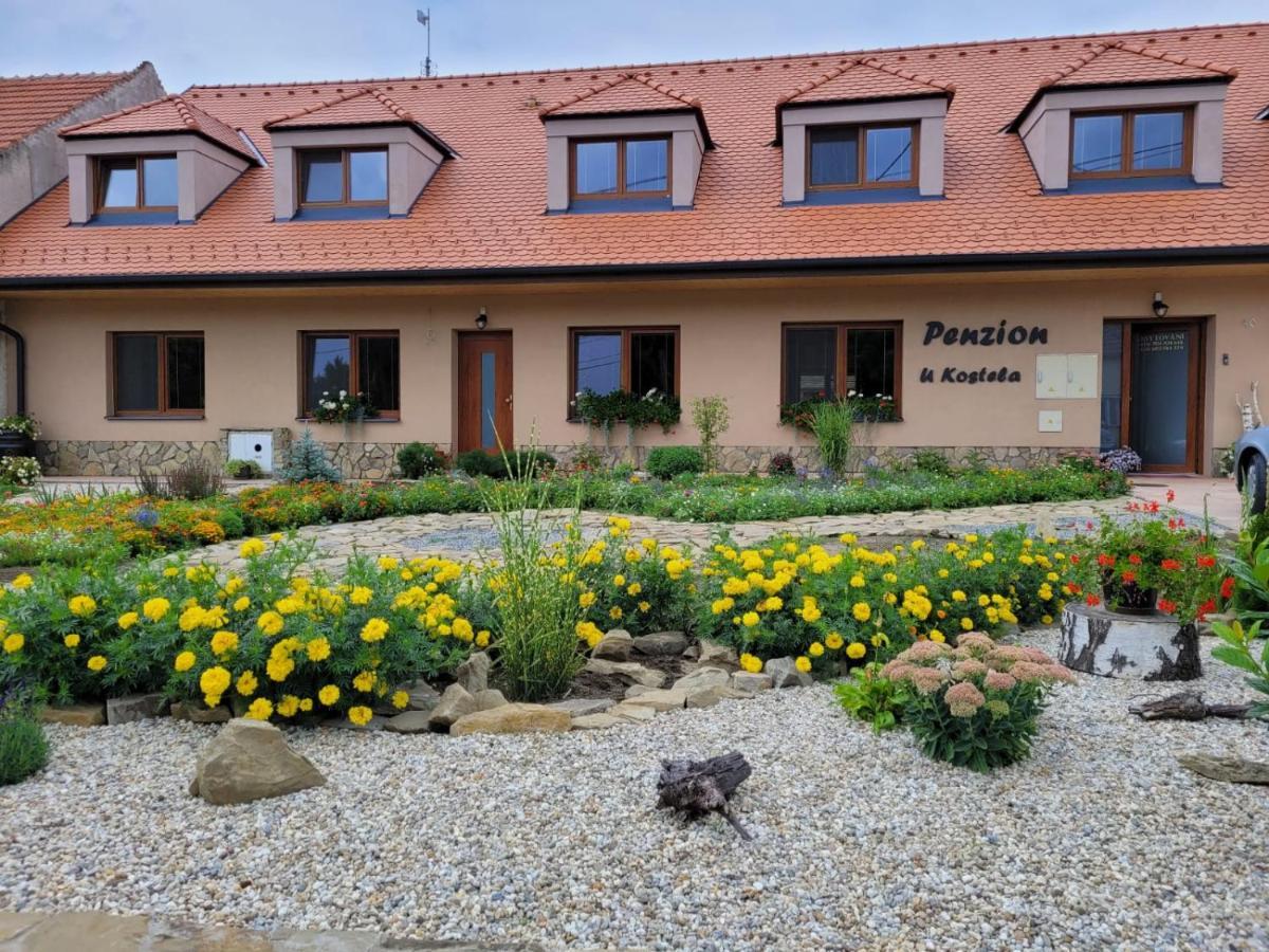 Penzion U Kostela Kuzelov Exterior foto